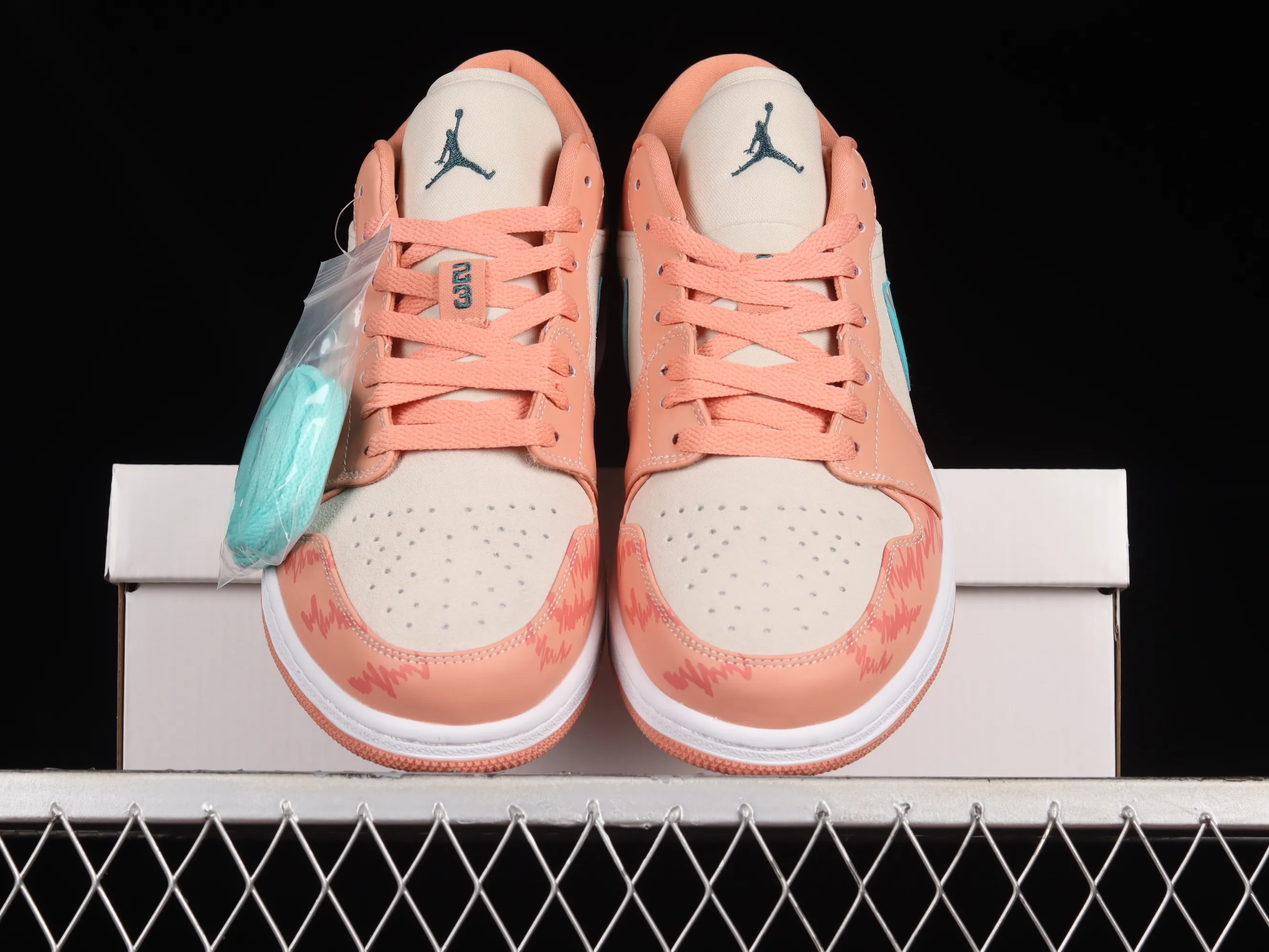 All categories Air Jordan Jordan series basketball shoes Air Jordan 1 Low Air Jordan 1 Low AJ1 Joe 1 pink low-top basketball shoes DC0774-800